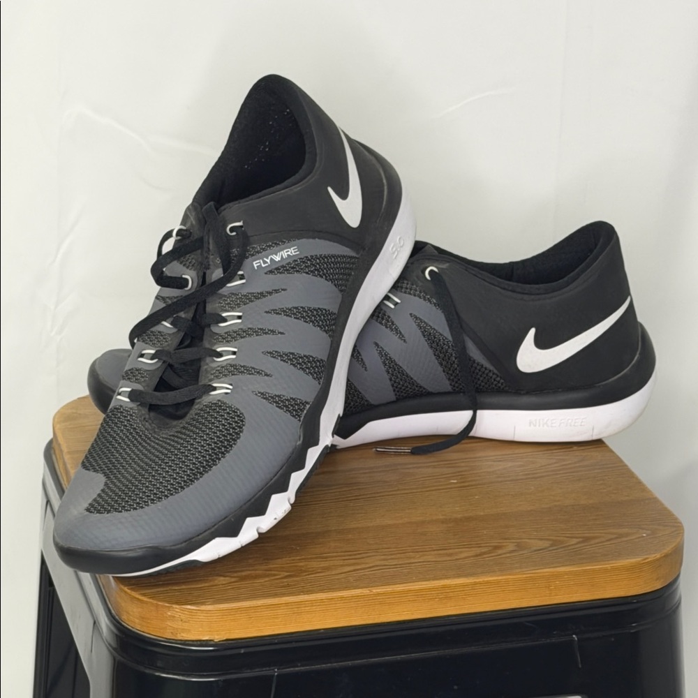 Nike Men's Free Trainer 5.0 v6 Training Shoes in Black and Gray
